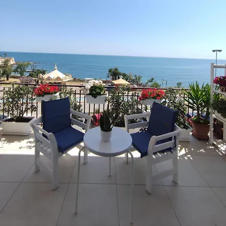 Guest house Dimora Alba Sul Mare Trani